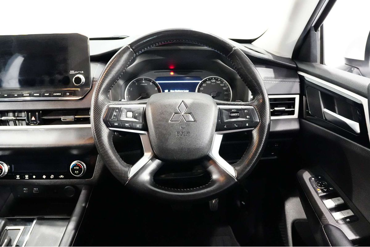 2022 Mitsubishi Outlander LS ZM