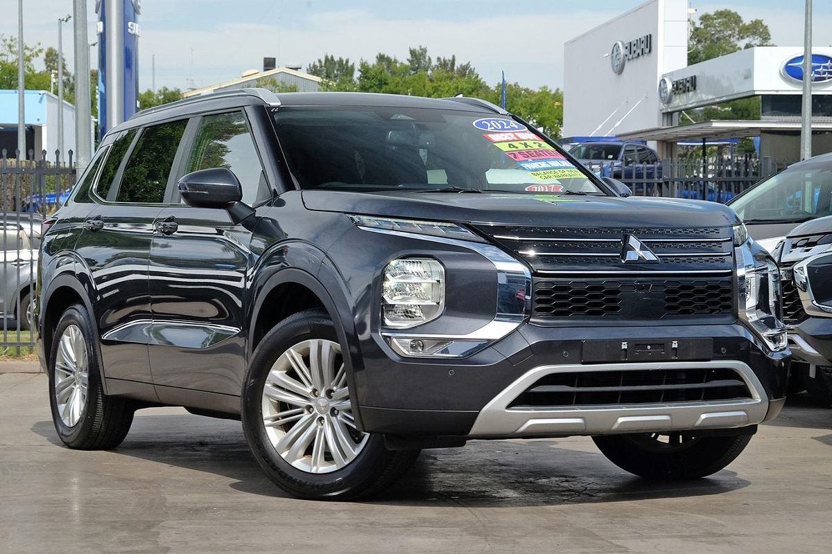 2024 Mitsubishi Outlander LS ZM