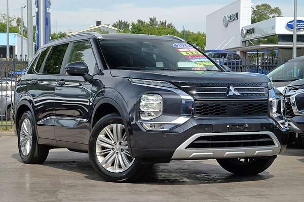 2024 Mitsubishi Outlander LS ZM