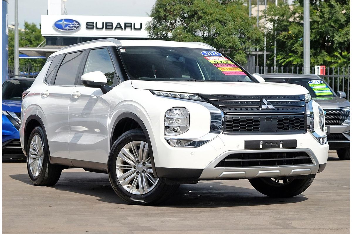 2024 Mitsubishi Outlander LS ZM