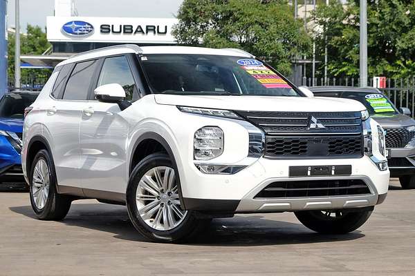 2024 Mitsubishi Outlander LS ZM