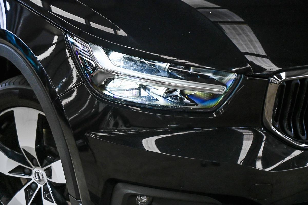 2022 Volvo XC40 T4 Momentum