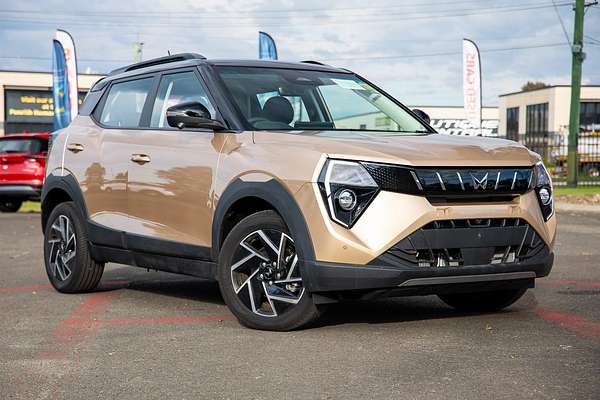 2025 Mahindra XUV3XO AX7L