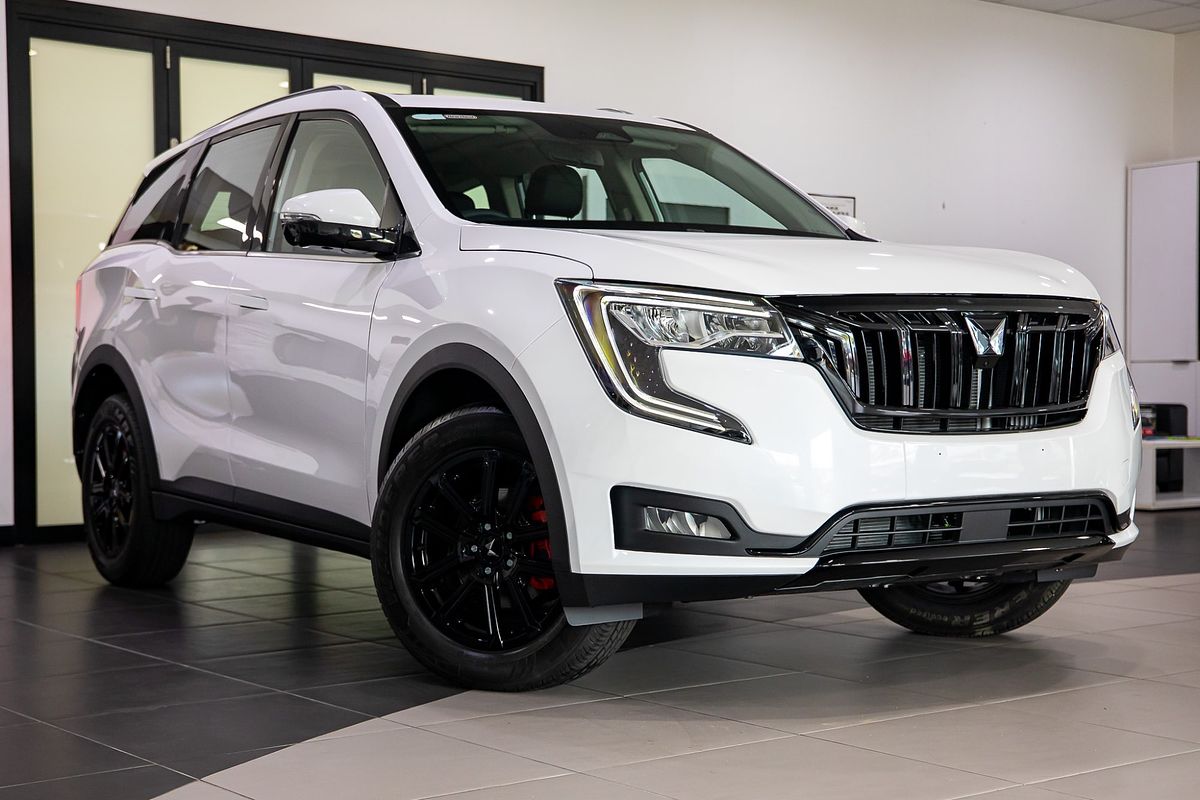 2025 Mahindra XUV700 AX7L