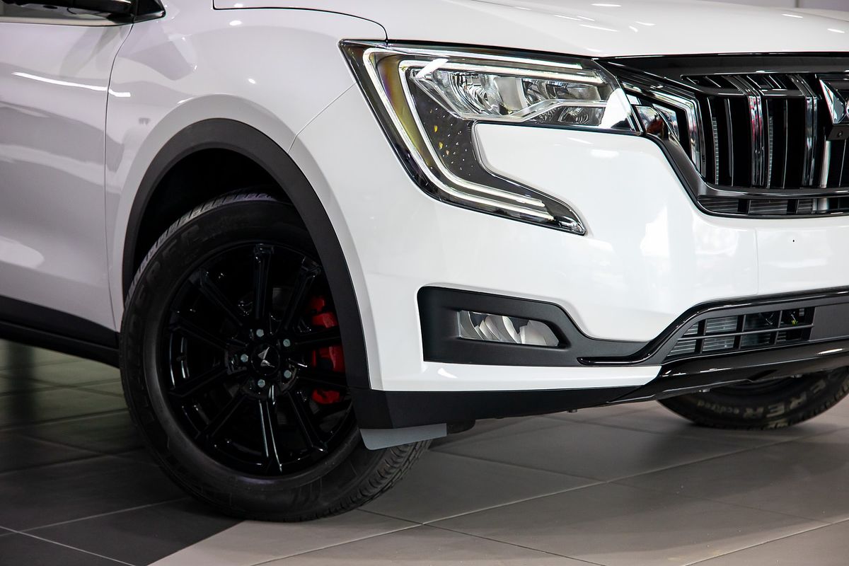2025 Mahindra XUV700 AX7L