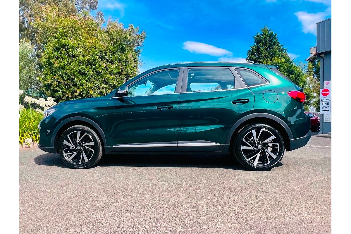 sold-2026-mg-zs-essence-hybrid-in-emerald-green-metallic-new-suv