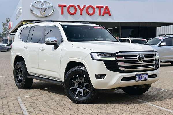 2022 Toyota Landcruiser Sahara FJA300R