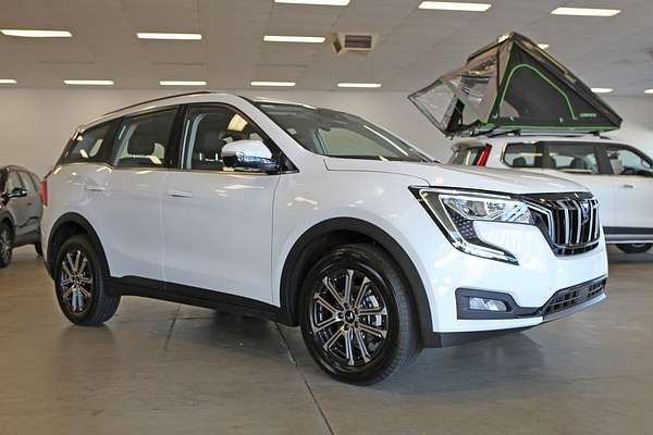 2025 Mahindra XUV700 AX7L