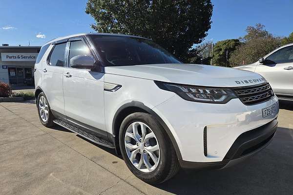 2017 Land Rover Discovery TD6 SE Series 5