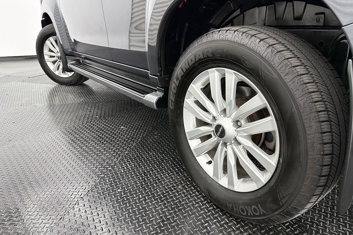 2018 Isuzu MU-X LS-T