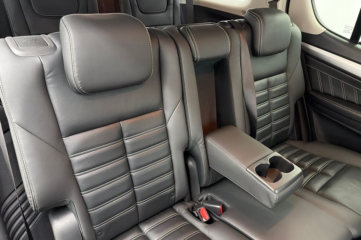 2018 Isuzu MU-X LS-T