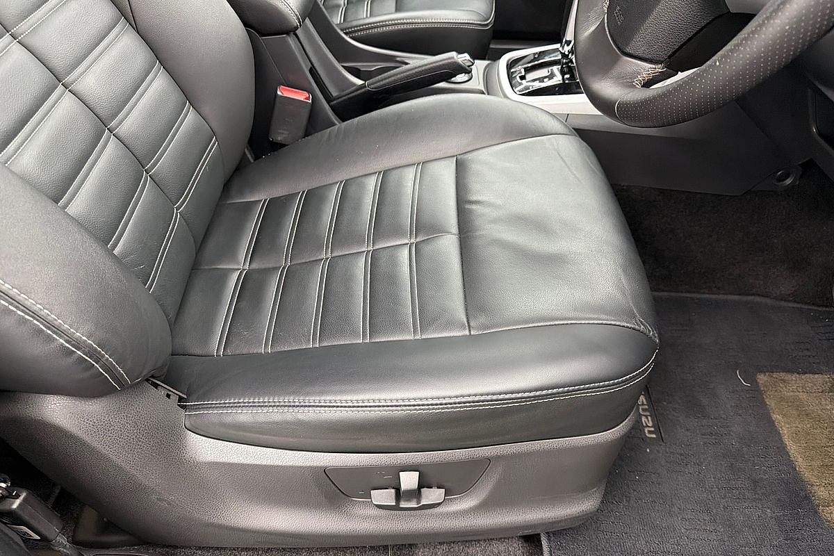 2018 Isuzu MU-X LS-T