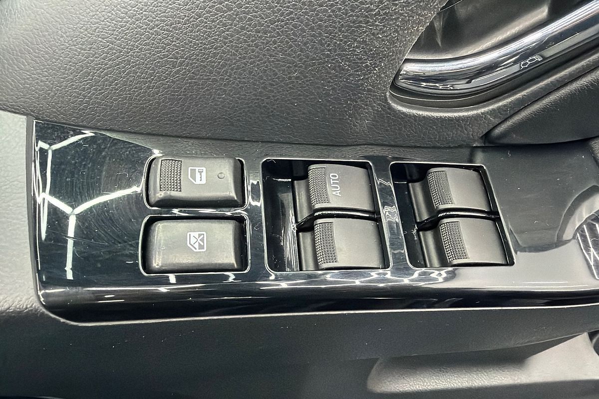 2018 Isuzu MU-X LS-T