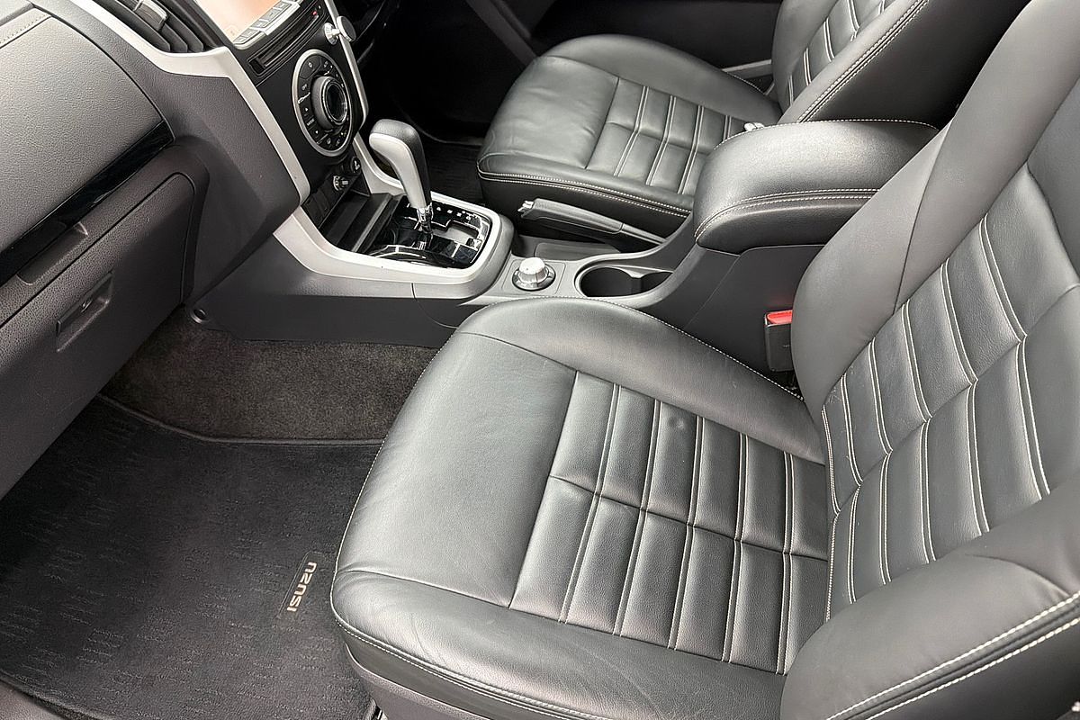 2018 Isuzu MU-X LS-T