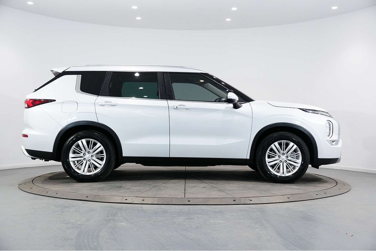 2022 Mitsubishi Outlander LS ZM