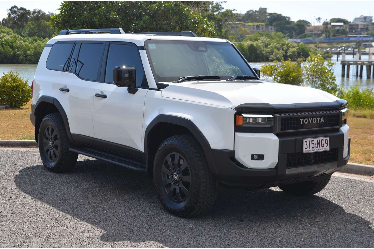 2025 Toyota Landcruiser Prado