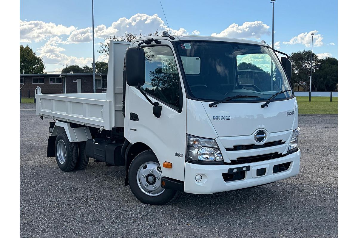 2025 Hino 300 Series 617 Tipper