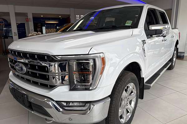 2023 Ford F-150 Lariat 4X4 SWB thumb-4