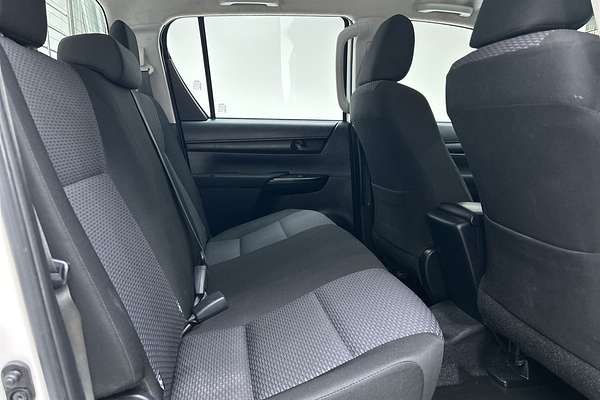 2021 Toyota Hilux Workmate GUN125R 4X4 thumb-11