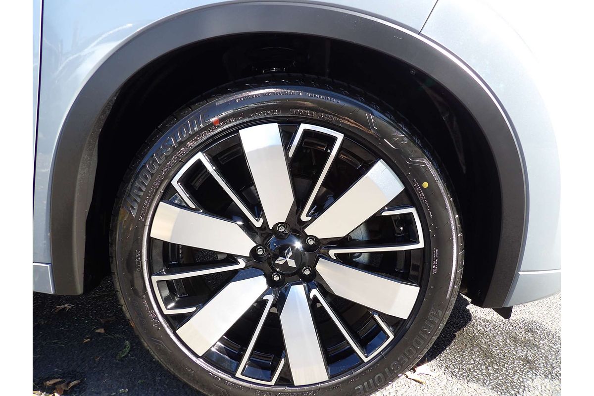 2025 Mitsubishi Outlander Exceed ZM