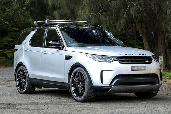 2019 Land Rover Discovery SD6 SE Series 5