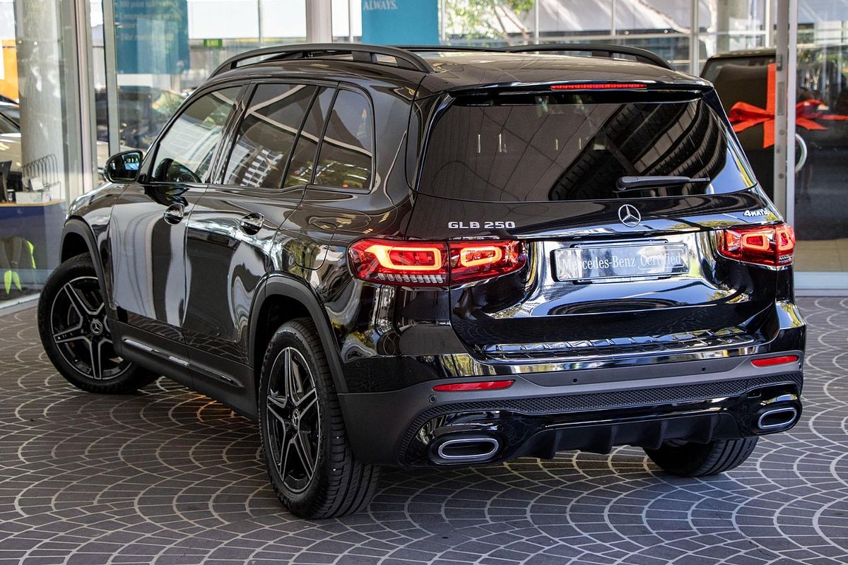 X247 801MY GLB250 WAG 7st 5dr DUAL 8sp 2.0T