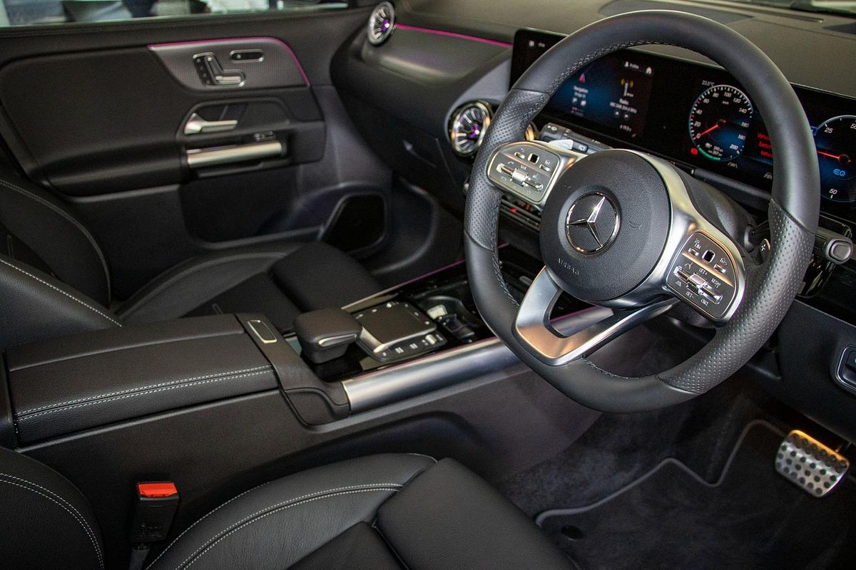 H243 802+052MY EQA250 WAG 5dr RG 1sp AC140kW