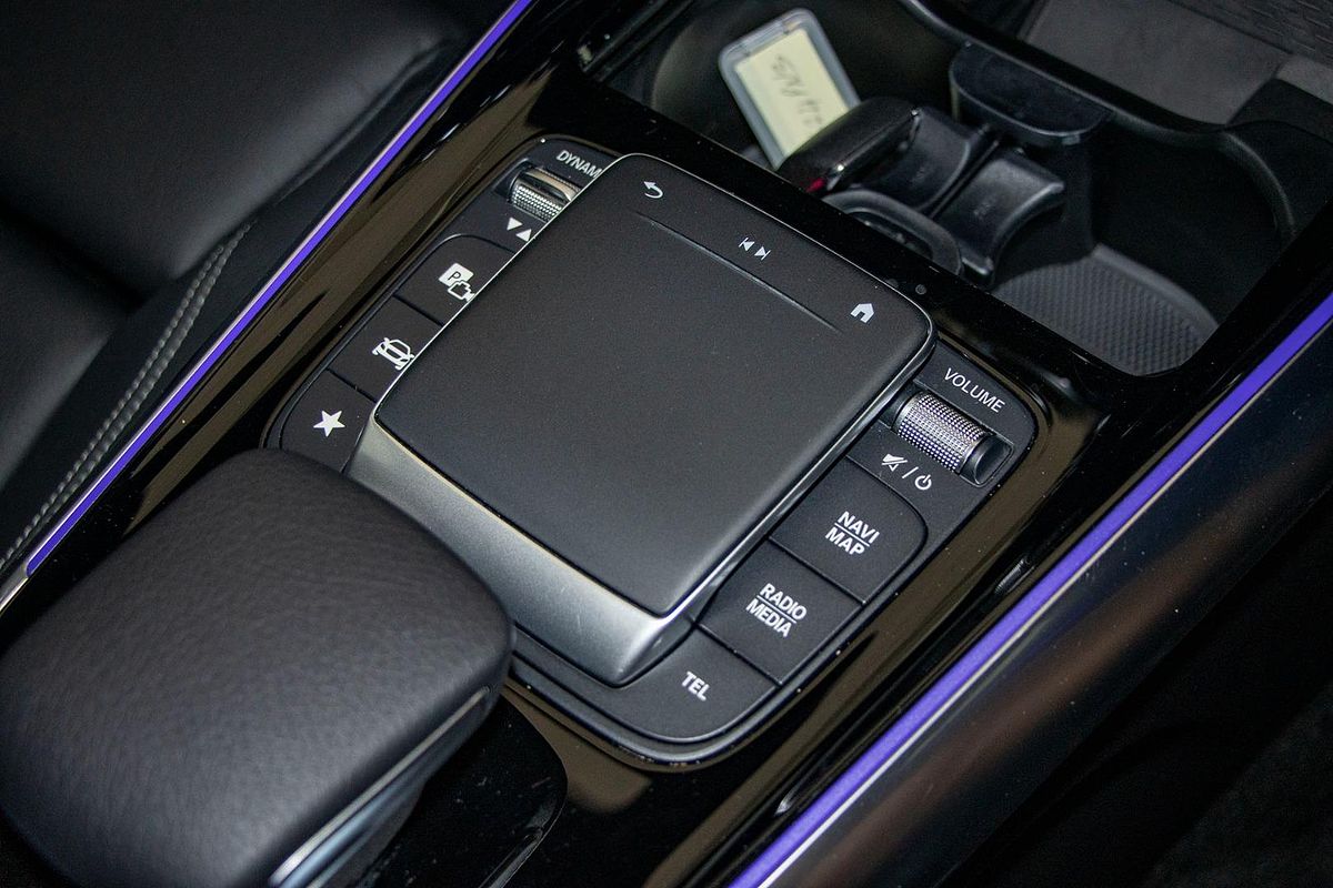 H243 802+052MY EQA250 WAG 5dr RG 1sp AC140kW