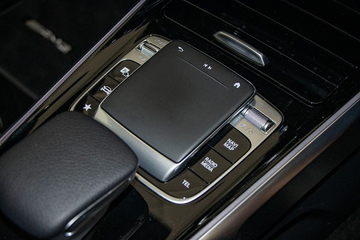 X247 801MY GLB250 WAG 7st 5dr DUAL 8sp 2.0T