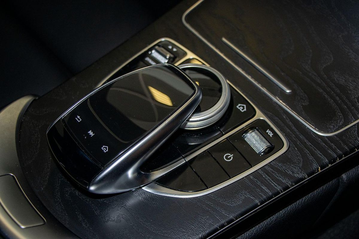 W205 809MY C200 Sedan 4dr 9G-T RONIC 9sp 1.5T