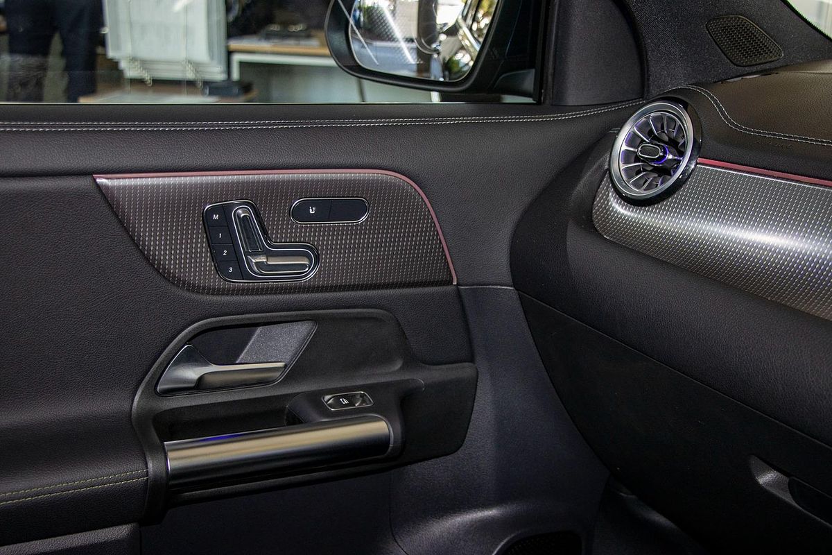 H243 802+052MY EQA250 WAG 5dr RG 1sp AC140kW