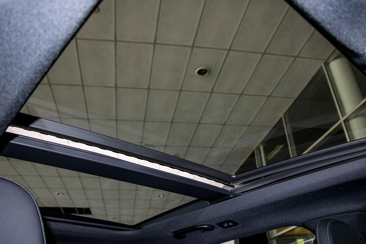 X254 803MY GLC300 WAG 9G 9sp 2 0T/17kW