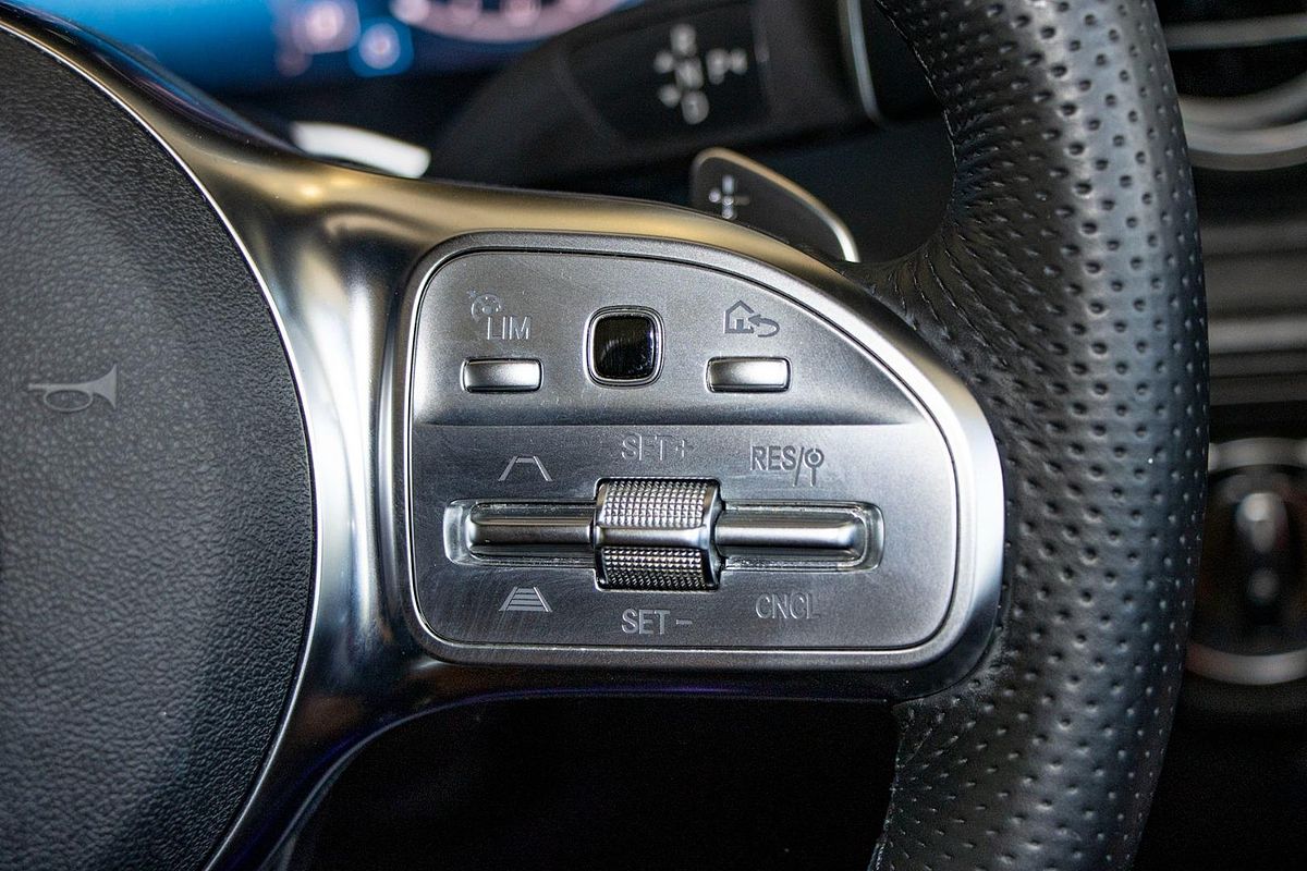 C253 800MY GLC300 CPE 5dr 9G 9 sp 2.0T