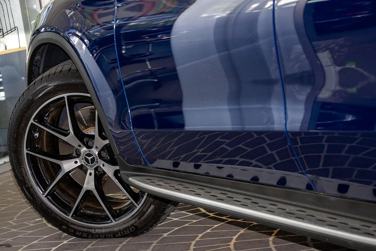 C253 800MY GLC300 CPE 5dr 9G 9 sp 2.0T