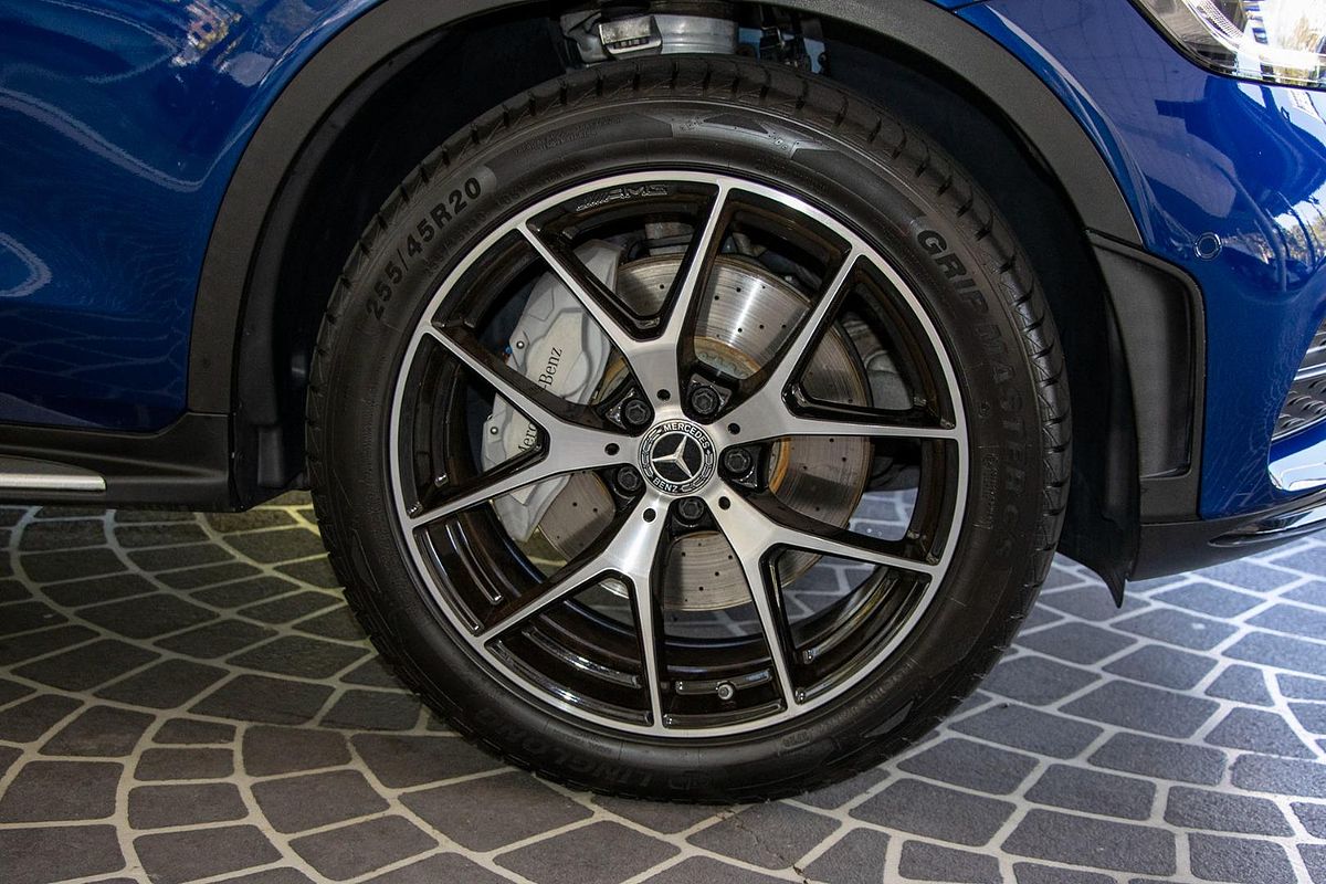 C253 800MY GLC300 CPE 5dr 9G 9 sp 2.0T