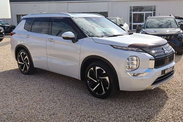 2023 Mitsubishi Outlander Exceed ZM