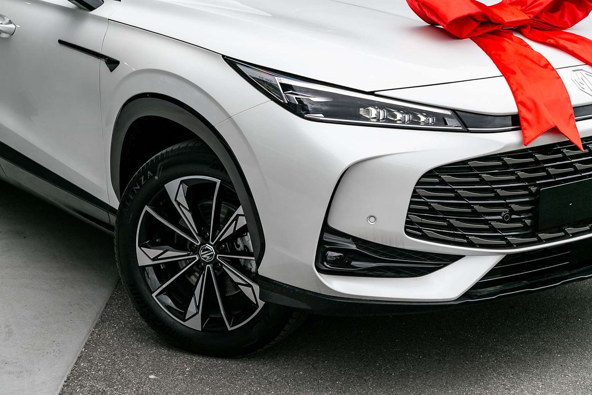 2025 MG HS Essence AS33