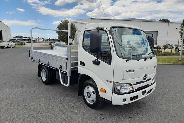 2025 Hino 616 - 300 Series