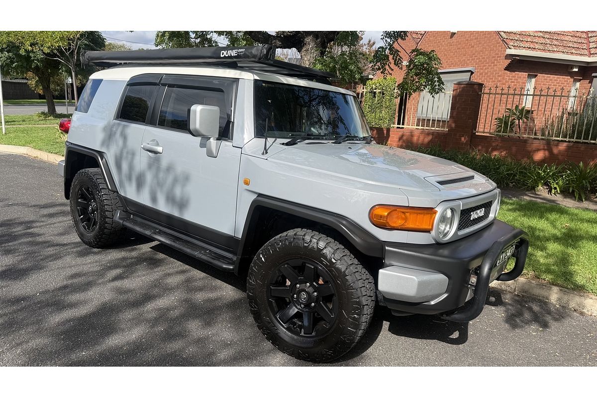 2013 Toyota FJ Cruiser GSJ15R