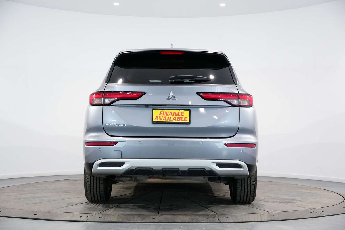2022 Mitsubishi Outlander LS ZM