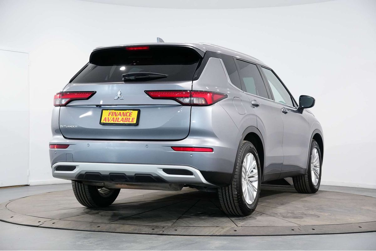 2022 Mitsubishi Outlander LS ZM