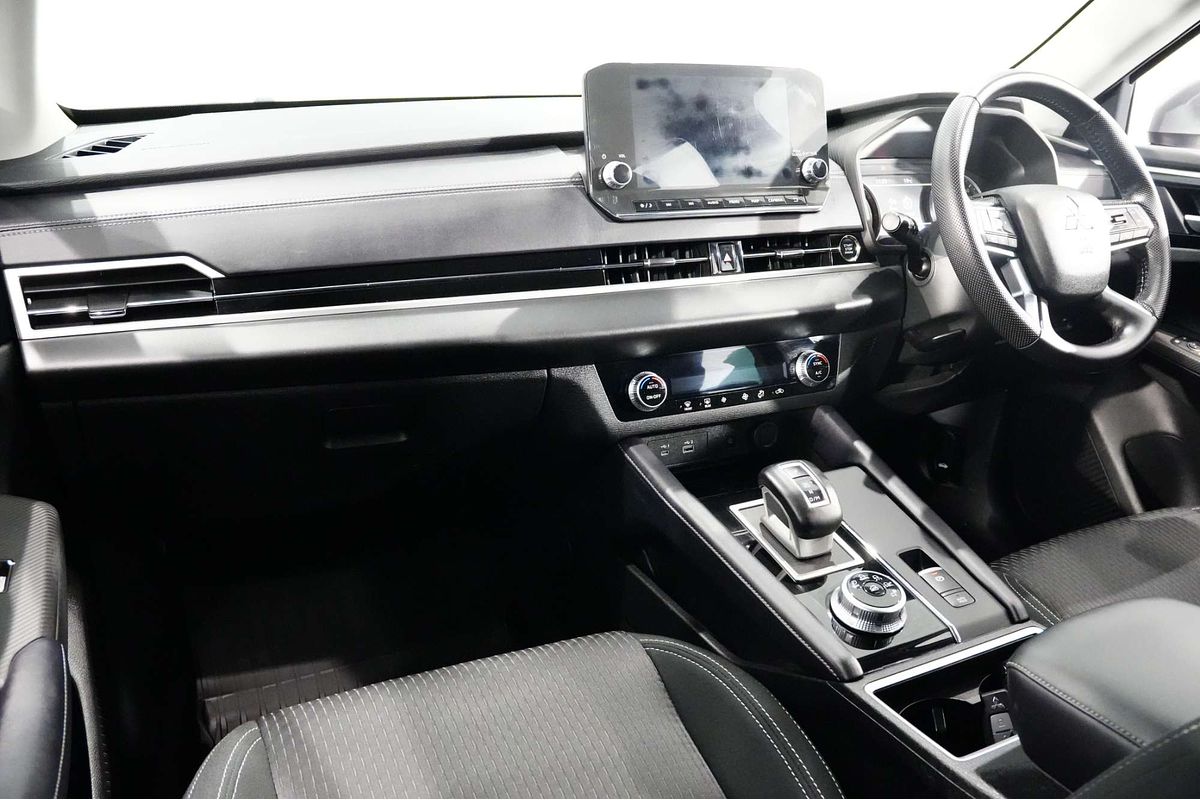 2022 Mitsubishi Outlander LS ZM