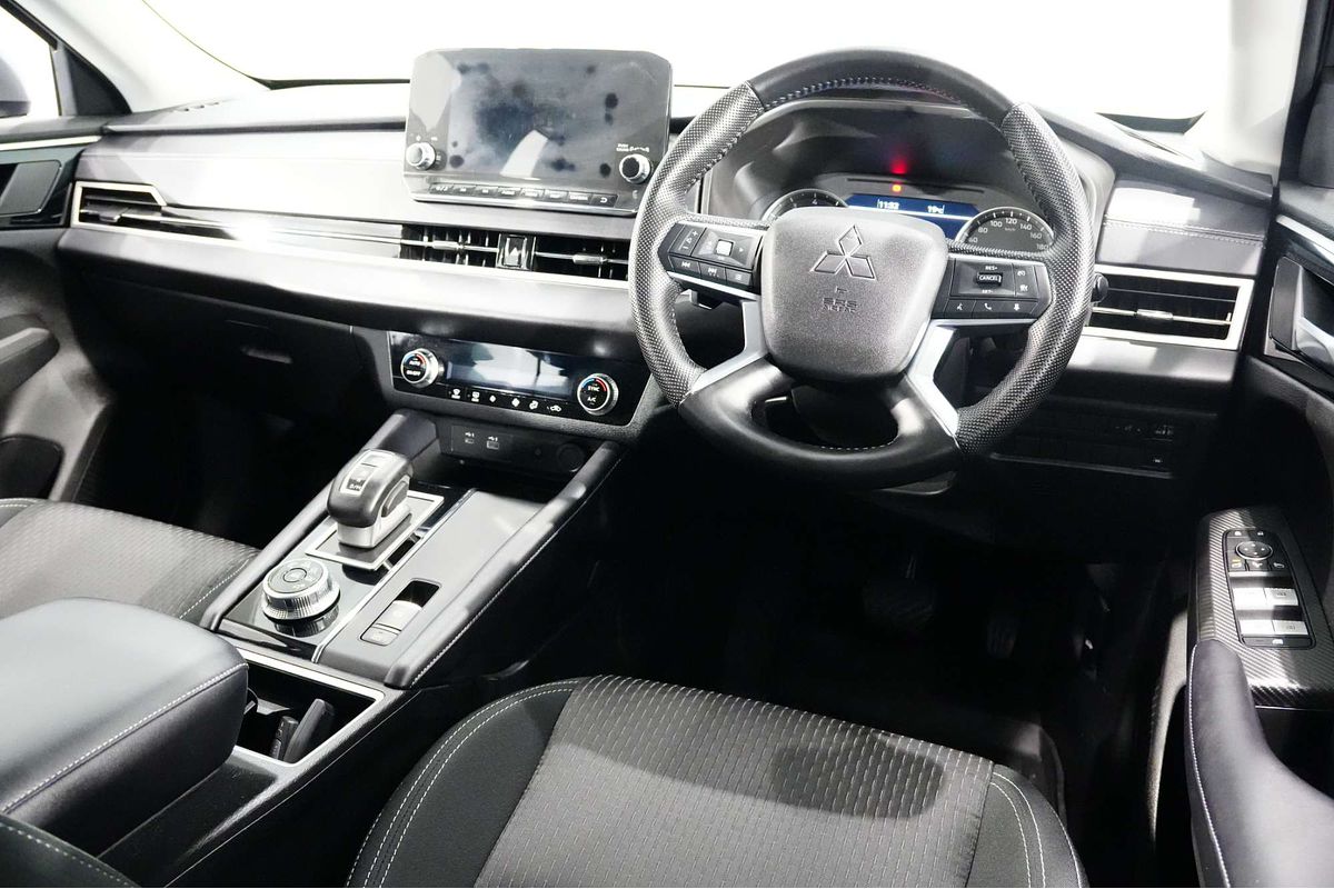 2022 Mitsubishi Outlander LS ZM