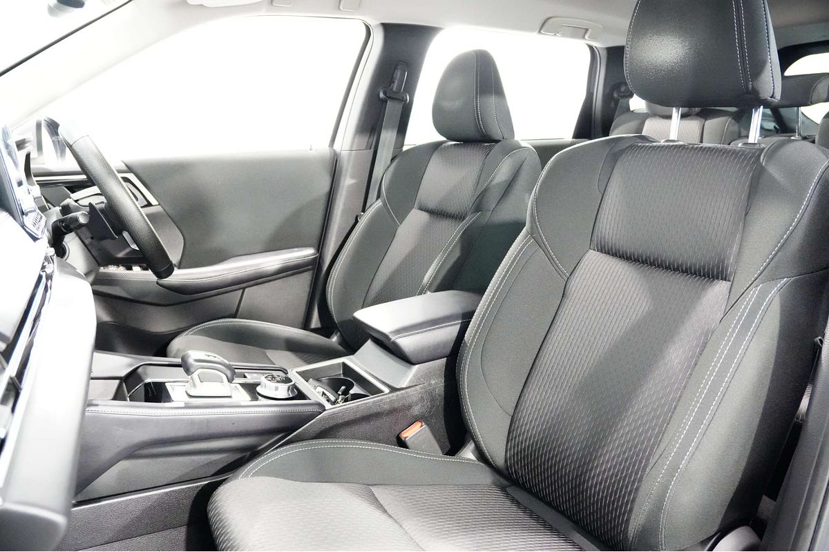 2022 Mitsubishi Outlander LS ZM
