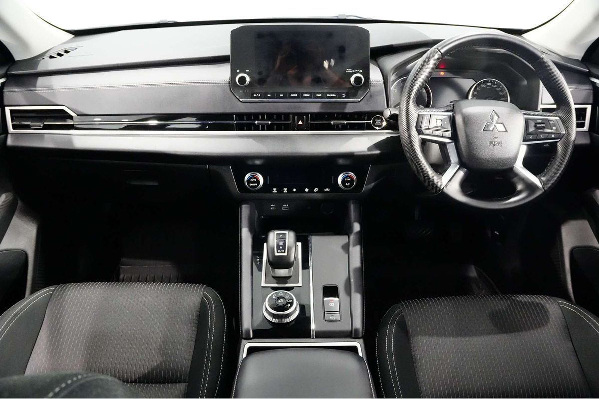 2022 Mitsubishi Outlander LS ZM
