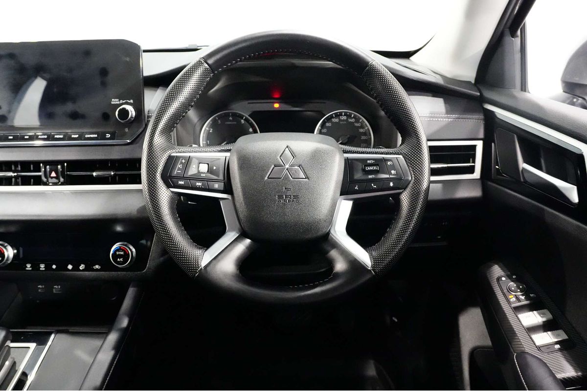 2022 Mitsubishi Outlander LS ZM