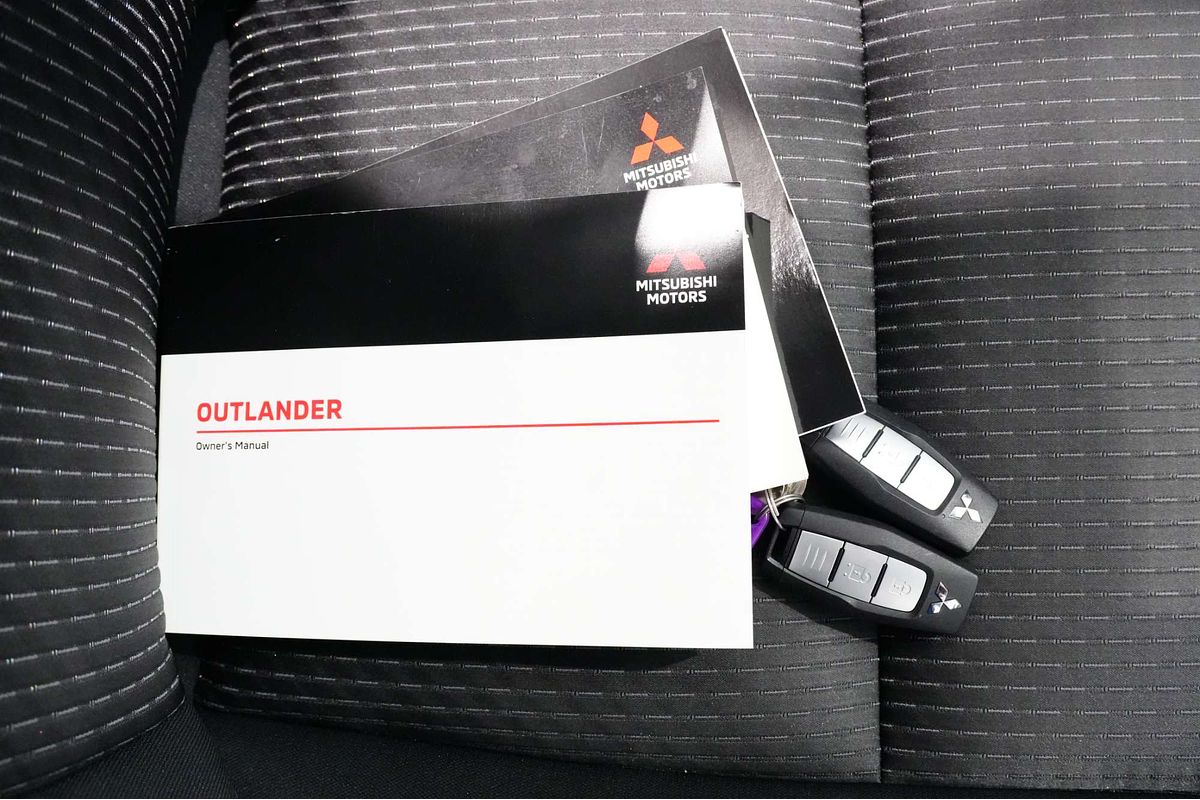2022 Mitsubishi Outlander LS ZM