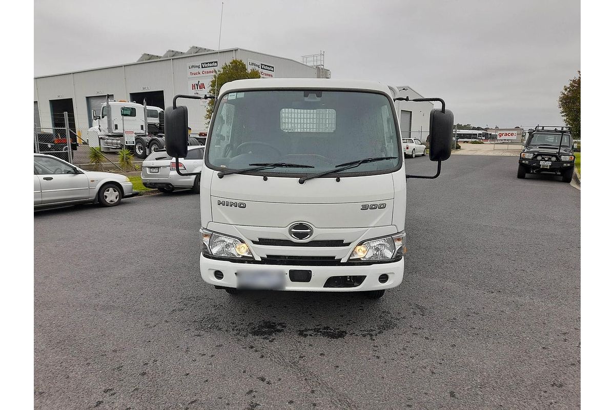 2025 Hino 616 - 300 Series