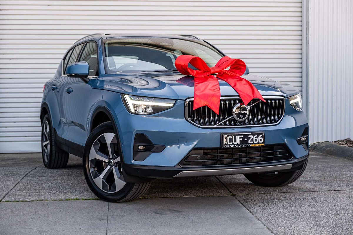 2023 Volvo XC40 Plus B4
