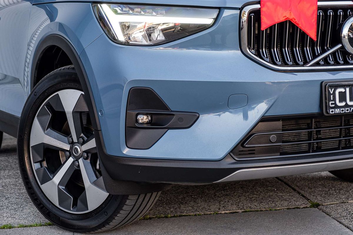 2023 Volvo XC40 Plus B4
